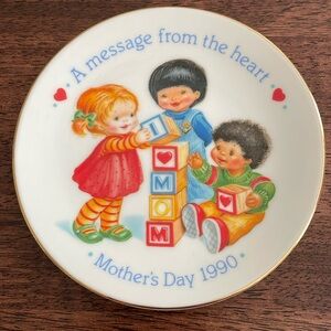 Avon Mother’s Day 1990 collectors plate